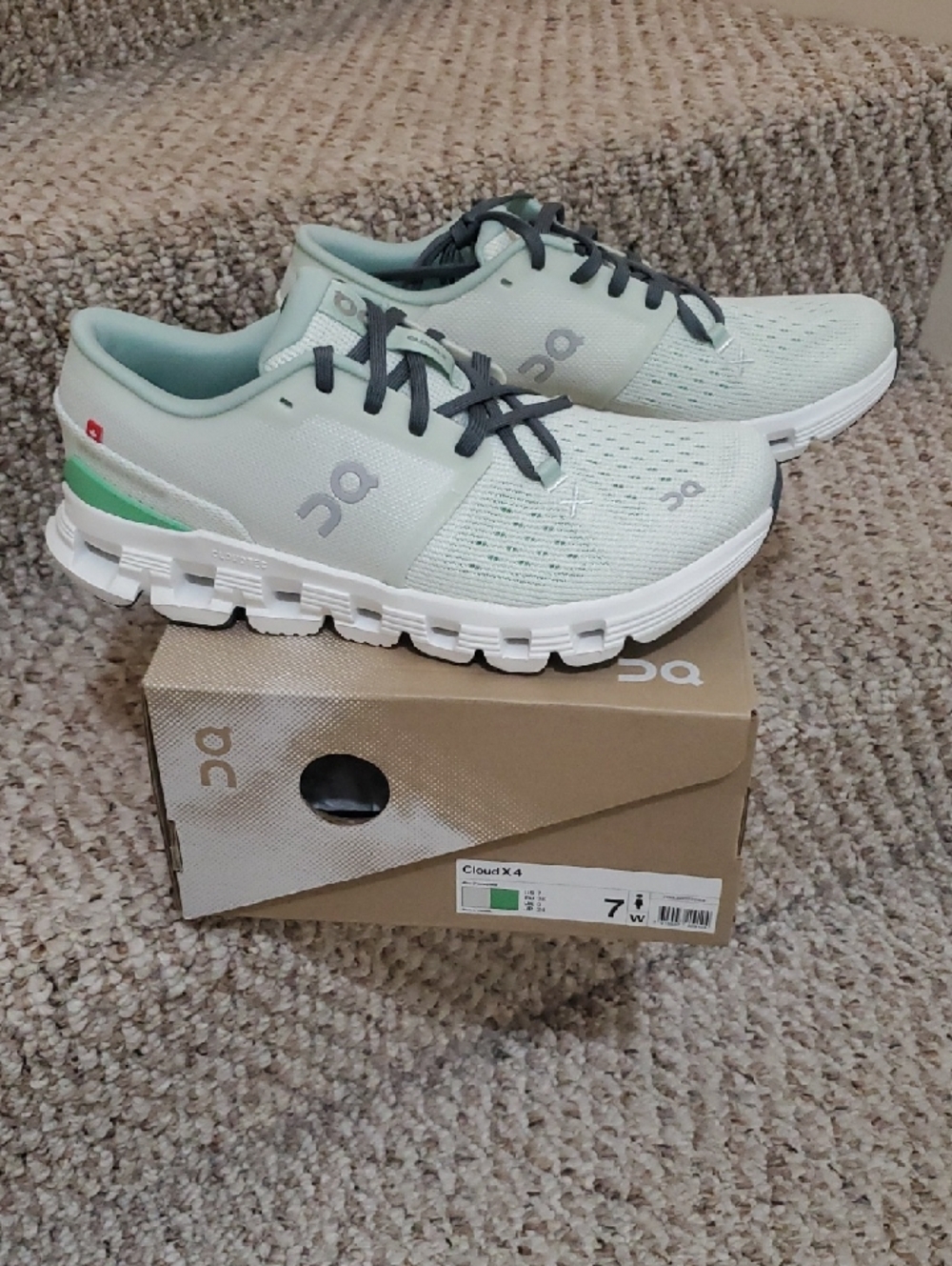On Cloud X4 Womens Aloe Honeydew, Size 7M